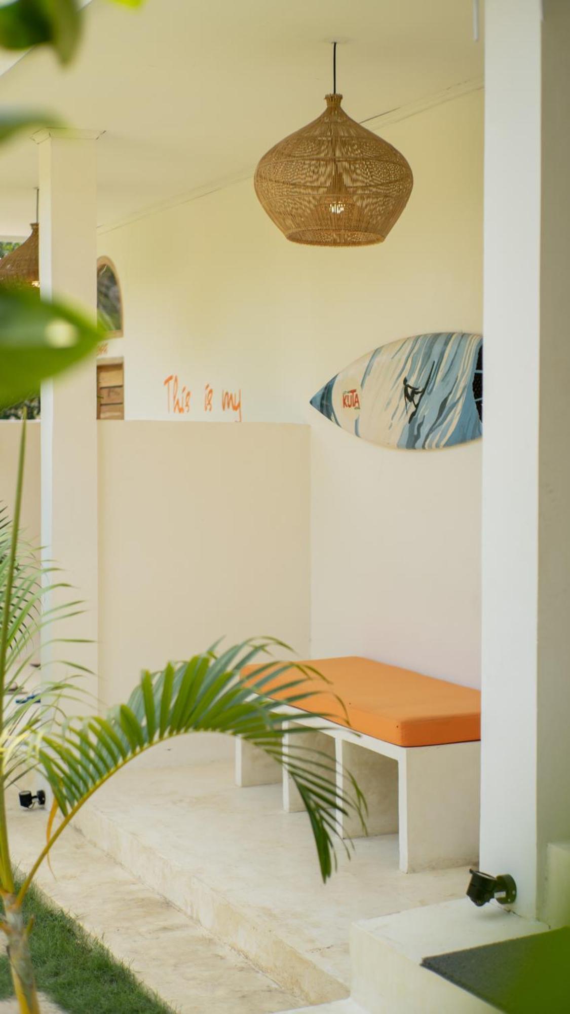 Lost Inn Kuta Capsule Hostel Экстерьер фото
