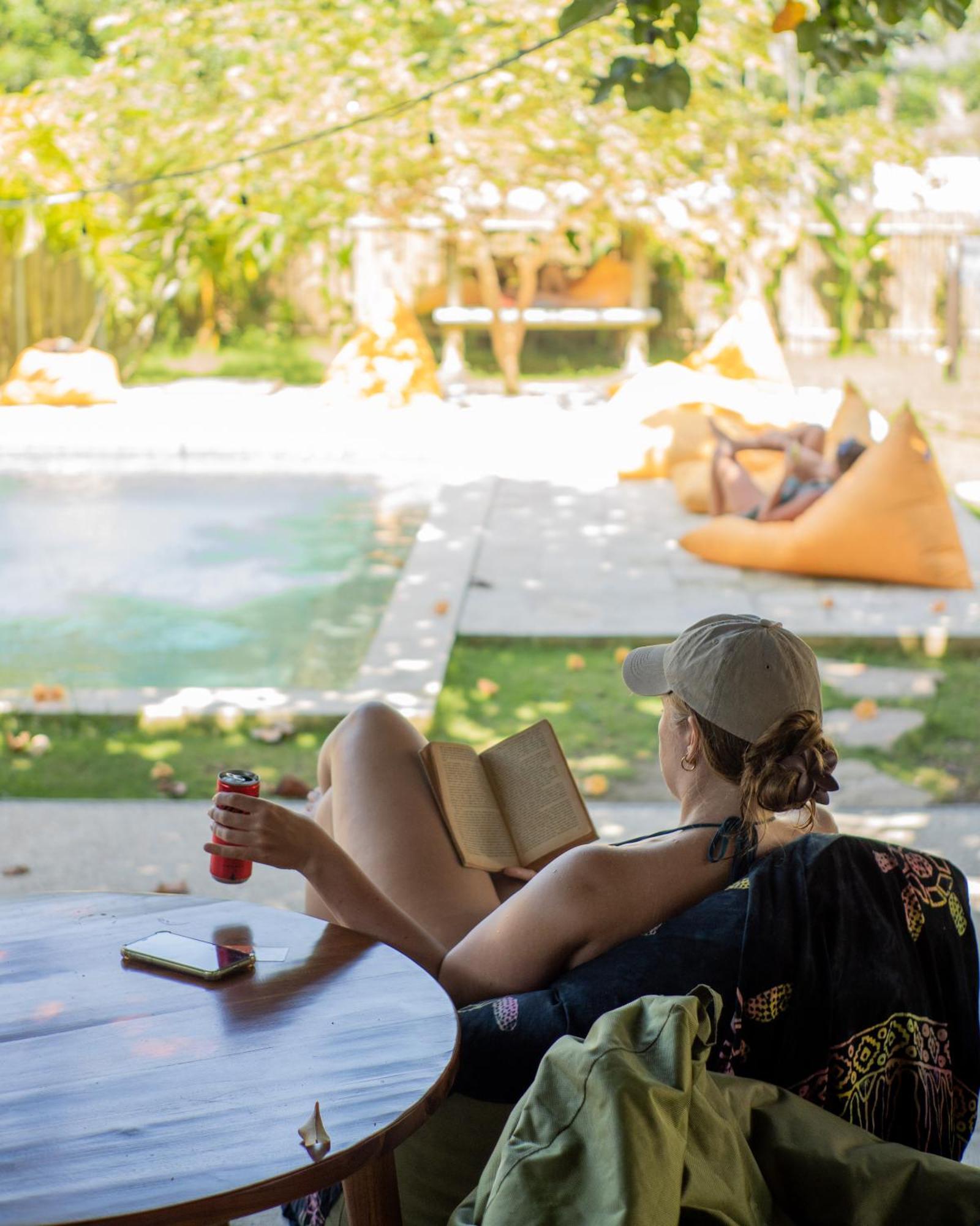 Lost Inn Kuta Capsule Hostel Экстерьер фото