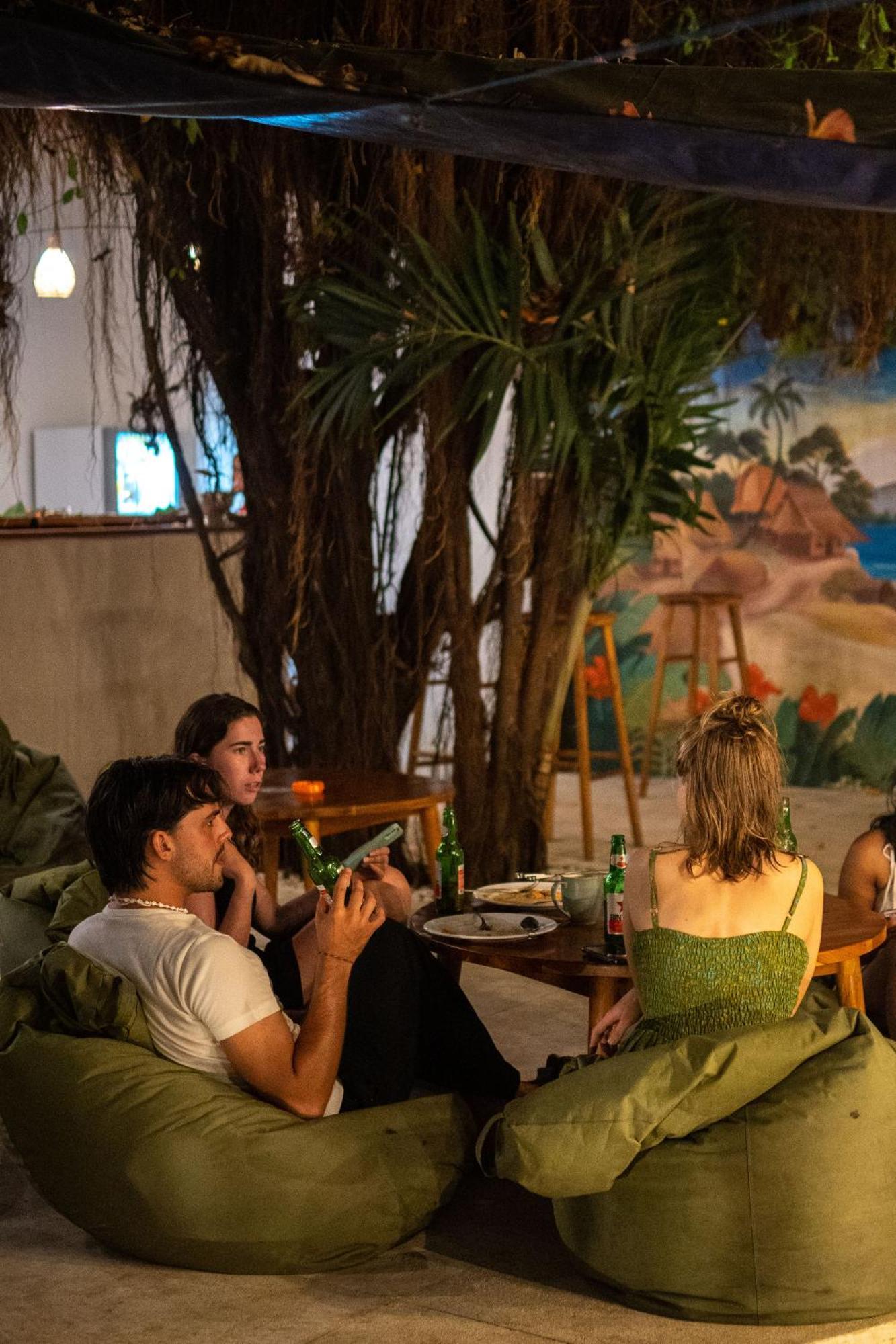 Lost Inn Kuta Capsule Hostel Экстерьер фото